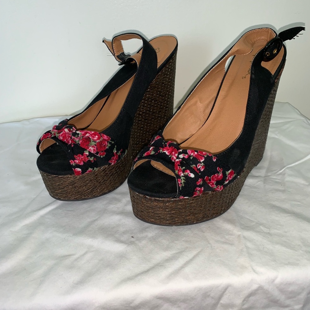 Cute Cupid Wedges
